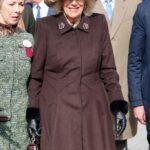 La Sra. Camilla deslumbra con joyas de £ 80k en la fiesta de Cheltenham