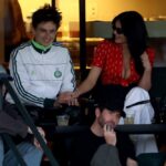 Kylie Jenner y Telethee Chalamet Pack a PDA en Pannis Pannos