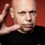 Matt Pinfield es de una computadora después de golpear una gran broma: “Chicos, yo vivo”