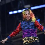 Textura 6ix9ine confiesa que debe copiar durante horas y atacar su casa, tratando drogas y armas